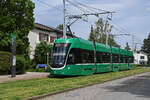 Be 4/6 Flexity 6004, auf der Linie 16, fährt am 04.05.2024 bei der Haltestelle Hauensteinstrasse ein.