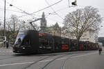 Be 6/8 Flexity 5009 mit der Werbung für Pferdeanlässe in Basel. auf der Linie 6, verlässt am 01.12.2025 die Haltestelle Theater. Aufnahme Basel.