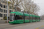 Be 6/8 Flexity 5039, auf der Linie 1, fährt am 01.12.2025 zur Haltestelle Schützenhaus. Aufnahme Basel.