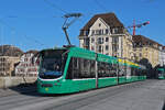 Be 6/8 Combino 315, auf der Linie 14, überquert am 05.01.2026 die Mittlere Rheinbrücke. Aufnahme Basel.