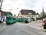 BVB Basel__An den drei Fasnachtstagen sieht man wieder mehr Cornichons 4x-Züge auf einigen Linien, wie hier in der Endschleife Allschwil, die (HVZ-)Linie 21 die Fasnachts-Montag und -Mittwoch während der Innenstadt-Sperre Nachmittags bis Abends verkehrt. Tw 502 [Be 4/4 Schindler 1987]+ Bw 1495.__23-02-2026