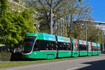 Be 6/8 Flexity 5036, auf der wegen einer Baustelle umgeleiteten Linie 3, fährt am 07.04.2026 zur Haltestelle am Bahnhof SBB. Aufnahme Basel.