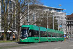 Be 6/8 Flexity 5002, auf der wegen der Basler Fasnacht umgeleiteten Linie 1, bedient am 25.02.2026 die Haltestelle am Aeschenplatz. Aufnahme Basel.