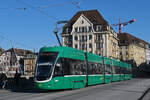 Be 6/8 Flexity 5036, auf der Linie 8, überquert am 05.01.2026 die Mittlere Rheinbrücke. Aufnahme Basel.
