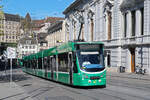 Be 6/8 Combino 313, auf der Linie 14, fährt am 07.04.2026 den Steinenberg hoch zur Haltestelle Bankverein. Aufnahme Basel.