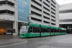 Be 6/8 Combino 305, auf der Linie 2, verl�sst am 16.02.2026 die Haltestelle Messeplatz. Aufnahme Basel.