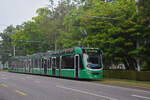 Be 6/8 Combino 319, auf der Linie 8, f�hrt am 08.05.2026 zur Haltestelle am Aeschenplatz. Aufnahme Basel.