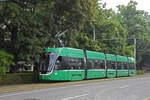 Be 4/6 Flexity 6006, auf der wegen einer Baustelle umgeleiteten Linie 3, f�hrt am 08.05.2026 zur Haltestelle am Bahnhof SBB.