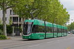 Be 6/8 Flexity 5017, auf der Linie 1, f�hrt am 04.05.2026 zur Haltestelle Sch�tzenhaus. Aufnahme Basel.
