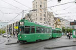 Be 4/4 496 zusammen mit dem B4S 1472, auf der Linie 15, bedient am 18.05.2026 die Haltestelle am Aeschenplatz. Aufnahme Basel.