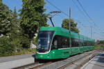 Be 6/8 Flexity 5035, auf der Linie 14, f�hrt am 22.06.2026 bei der Haltestelle freidorf ein. Aufnahme Muttenz.
