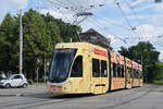 Be 4/6 Flexity 6001 mit der Werbung f�r Emmentaler K�se, auf der wegen einer Baustelle umgeleiteten Linie 3, f�hrt am 01.06.2026 zur Haltestelle am Bahnhof SBB.