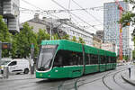 Be 4/6 Flexity 6002, auf der wegen einer Baustelle umgeleiteten Linie 3, f�hrt am 18.05.2026 zur Haltestelle am Aeschenplatz. Aufnahme Basel.