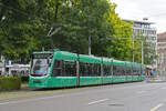 Be 6/8 Combino 302, auf der Linie 8, verl�sst am 18.05.2026 die Haltestelle am Aeschenplatz. Aufnahme Basel.