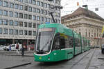 Be 6/8 Flexity 5034, auf der wegen einer Baustelle umgeleiteten Linie 3, f�hrt am 18.05.2026 zur Haltestelle am Aeschenplatz.