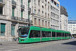 Be 6/8 Combino 319, auf der wegen einer Baustelle umgeleiteten Linie 6, f�hrt am 02.07.2026 zur Haltestelle Markthalle. Aufnahme Basel.