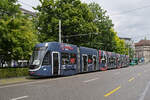Be 6/8 Flexity 5009 mit der Werbung f�r einen Pferdeanlass im St. Jakob, auf der wegen einer Baustelle umgeleiteten Linie 3, f�hrt am 18.05.2026 zur Haltestelle am Aeschenplatz. Aufnahme Basel.
