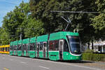 Be 6/8 Flexity 5030, auf der wegen der Grossbaustelle am Marktplatz umgeleiteten Linie 14, f�hrt am 06.07.2026 zur Haltestelle am Aeschenplatz. Aufnahme Basel.