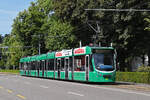 Be 6/8 Combino 304, auf der wegen der Grossbaustelle am Marktplatz umgeleiteten Linie 14, f�hrt am 06.07.2026 zur Haltestelle am Aeschenplatz. Aufnahme Basel.
