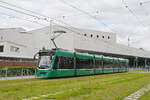 Be 6/8 Combino 319, auf der Linie 14, verl�sst am 20.05.2026 die Haltestelle St. Jakob. Aufnahme Basel.