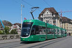 Be 6/8 Flexity 5035, auf der wegen der Grossbaustelle am Marktplatz verk�rzten Linie 6, �berquert am 20.07.2026 die Mittlere Rheinbr�cke zur Endstation an der Schiffl�nde. Aufnahme Basel.