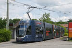 Be 6/8 Flexity 5009 mit der Werbung f�r einen Pferdeanlass im St. Jakob, auf der Linie 3, wartet am 01.06.2026 an der Endstation in Birsfelden.