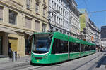 Be 6/8 Combino 328, auf der wegen der Grossbaustelle am Marktplatz verk�rzten Linie 6, bedient am 19.08.2026 die Haltestelle Rheingasse. Aufnahme Basel.