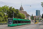 Be 6/8 Combino 308, auf der Linie 2, �berquert am 06.07.2026 die Wettsteinbr�cke Richtung Haltestelle Kunstmuseum. Aufnahme Basel.