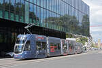 Be 6/8 Flexity 5009 mit der Werbung f�r einen Pferdeanlass, auf der Linie 21, f�hrt am 10.08.2026 zur Haltestelle Messeplatz. Aufnahme Basel.