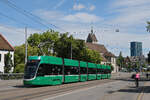 Be 6/8 Flexity 5015, auf der Linie 2, �berquert am 06.07.2026 die Wettsteinbr�cke Richtung Haltestelle Kunstmuseum. Aufnahme Basel.