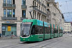 Be 6/8 Flexity 5020, auf der wegen einer Baustelle umgeleiteten Linie 6, f�hrt am 17.08.2026 zur Haltestelle Markthalle.