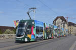 Be 6/8 Flexity 5037 mit der Werbung f�r Skoda Autos, auf der Linie 8, �berquert am 21.09.2026 die Mittlere Rheinbr�cke.