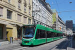 Be 6/8 Combino 326, auf der wegen der Grossbaustelle am Marktplatz verk�rzten Linie 6, f�hrt am 19.08.2026 bei der Haltestelle Rheingasse ein.