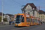 Be 4/6 Flexity 6004 mit der Werbung f�r Caff� Latte, auf der Linie 15, �berquert am 21.09.2026 die Mittlere Rheinbr�cke.