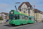 Be 4/4 501 zusammen mit dem B4S 1472, auf der Linie 15, �berquert am 21.09.2026 die Mittlere Rheinbr�cke.
