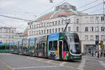 Be 6/8 Flexity 5037 mit der Skoda Werbung, auf der Linie 8, f�hrt am 21.09.2026 zur Haltestelle beim Bahnhof SBB.