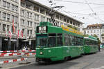 Be 4/4 493 zusammen mit dem B4S 1449, auf der Linie 15, verl�sst am 07.09.2026 die Haltestelle am Claraplatz. Aufnahme Basel.