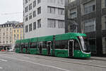 Be 4/6 Flexity 6015, auf der Linie 16, wartet am 07.09.2026 in der Spiegelgasse auf die n�chste Abfahtszeit.