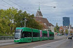 Be 6/8 Flexity 5007, auf der Linie 2, �berquert am 13.10.2026 die Wettsteinbr�cke Richtung Haltestelle Kunstmuseum.