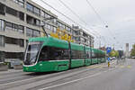 Be 6/8 Flexity 5033, auf der Linie 6, verl�sst am 19.10.2026 die Haltestelle Merkurstrasse.