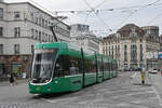 Be 6/8 Flexity 5030, auf der Linie 1, verl�sst am 17.08.2026 die Haltestelle Markthalle.