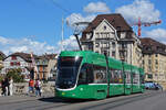 Be 4/6 Flexity 6002, auf der Linie 15, �berquert am 14.09.2026 die Mittlere Rheinbr�cke Richtung Haltestelle Schiffl�nde.