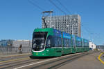Be 6/8 Flexity 5042, auf der Linie 1, �berquert am 15.09.2026 die Dreirosenbr�cke Richtung Haltestelle Novartis Campus.