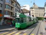 BVB - Tramzug mit Be 4/4 480 + B + Be 4/4 unterwegs auf der Linie 3 in der Stadt Basel 17.04.2010am 