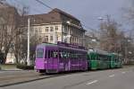 Dreiwagenzug mit dem Be 4/4 484, dem B4S 1487 und dem B4 1446 fahren am Fasnachts Dienstag auf der Linie 1 zum Aeschenplatz und dann weiter Richtung Pratteln. Die Aufnahme stammt vom 28.02.2012.