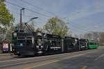 Seit dem 27.03.2014 fährt der dritte schwarze Werbewagen auf der Linie 2. Er wirbt für Emporio Armani. Die Aufnahme stammt vom 01.04.2014.