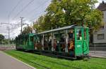 Am 16.08.2014 fand der Familientag bei der Fundation Beyeler statt. Aus diesem Anlass wurde eine Einsatzlinie mit Oldtimern geführt. Hier stehen der Be 2/2 181 und der B2 Sommerwagen 1077 an der BSA und warten auf die Fahrtfreigabe um den Baustellen bedingten Einspurabschnitt zu befahren.