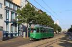 Basel 624 auf einer morgendlichen Runde der Berufsverkehrslinie 21 in der Horburgstrasse, 14.07.2015.