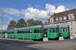 Bereits drei Doppeltraktionen sind auf dem Hof des Depots Dreispitz abgestellt und warten auf den Verlad nach Belgrad.