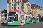 Be 6/8 Flexity 5012, mit einer U-Abo Werbung, auf der Linie 8, überquert die Mittlere Rheinbrücke. Die Aufnahme stammt vom 21.12.2016.